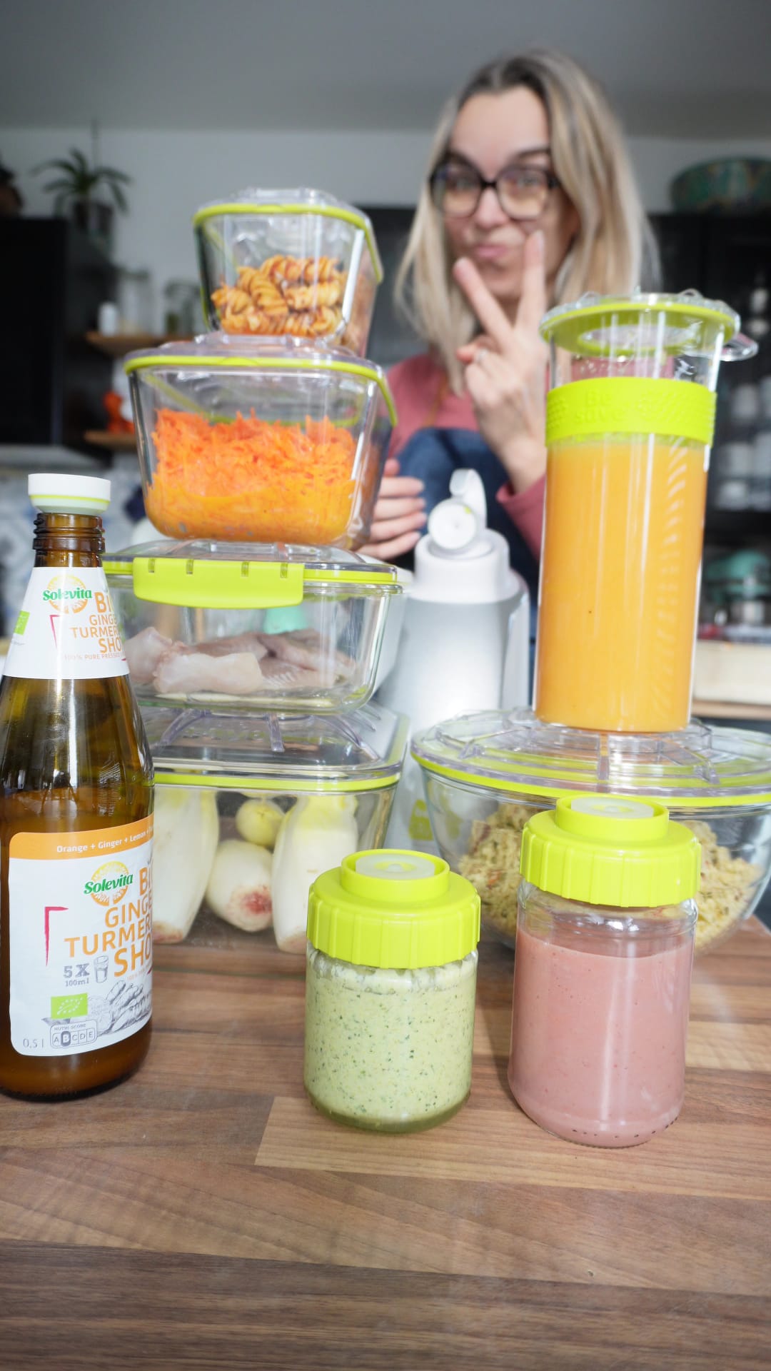 Préparation de repas : aliments frais dans des boîtes