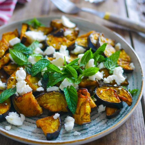 Salade d'aubergines grillées, feta et menthe fraîche.