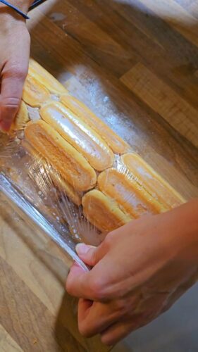 Préparation tiramisu : biscuits à la cuillère emballés.
