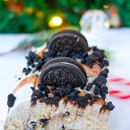 Bûche de Noël Oreo avec sapin illuminé