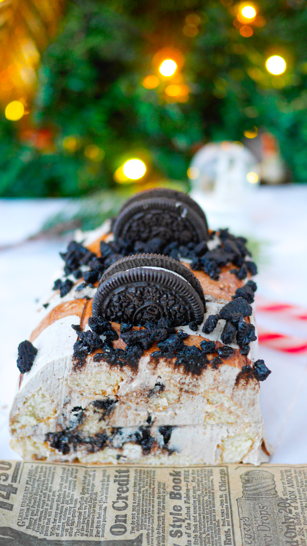 Bûche de Noël Oreo avec sapin illuminé