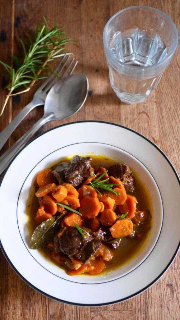 daube cuite au airfryer servie dans une assiette