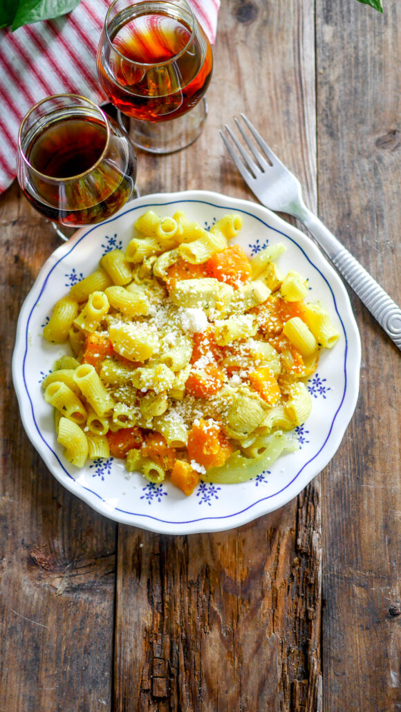 one pot pasta poulet courge servi dans une assiette