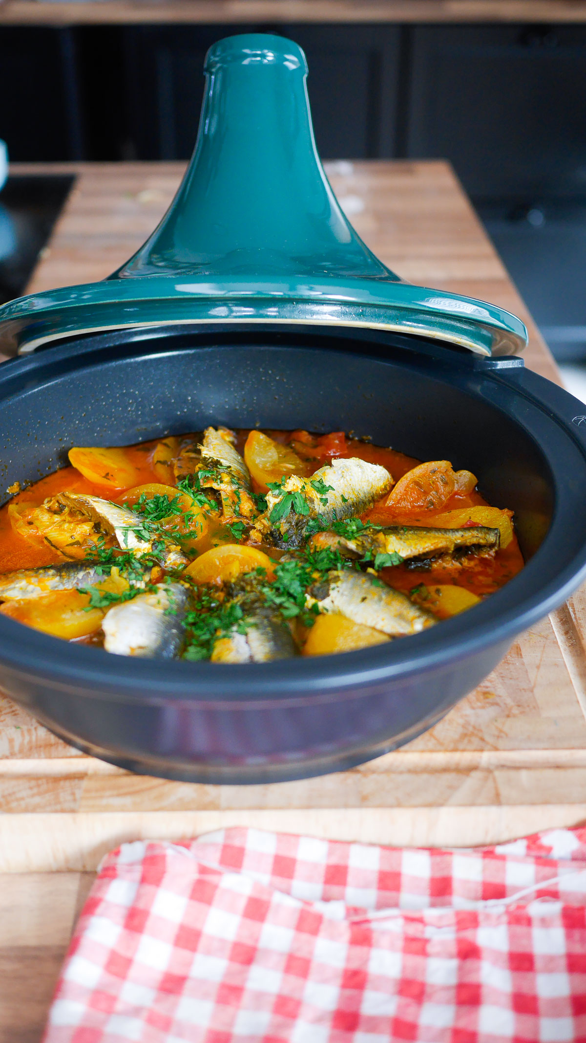 Tajine de sardines aux légumes, cuisine marocaine