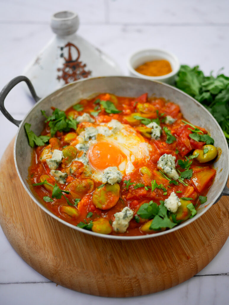chakchouka aux fèves, oeufs, tomates t fromage