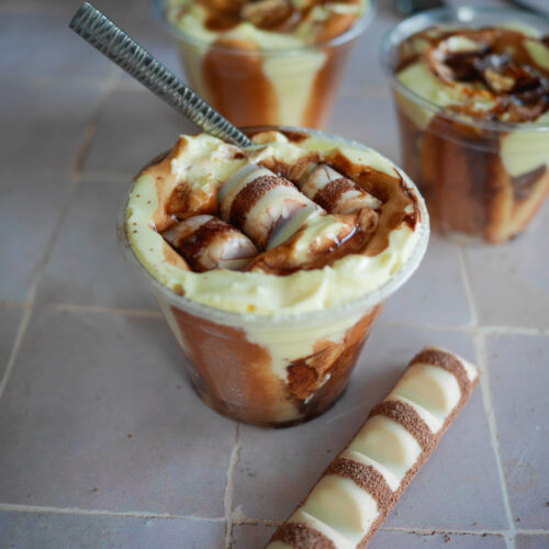 Dessert Kinder Bueno en pot, appétissant et crémeux