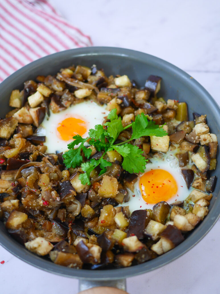 Poêlées d'aubergines aux oeufs