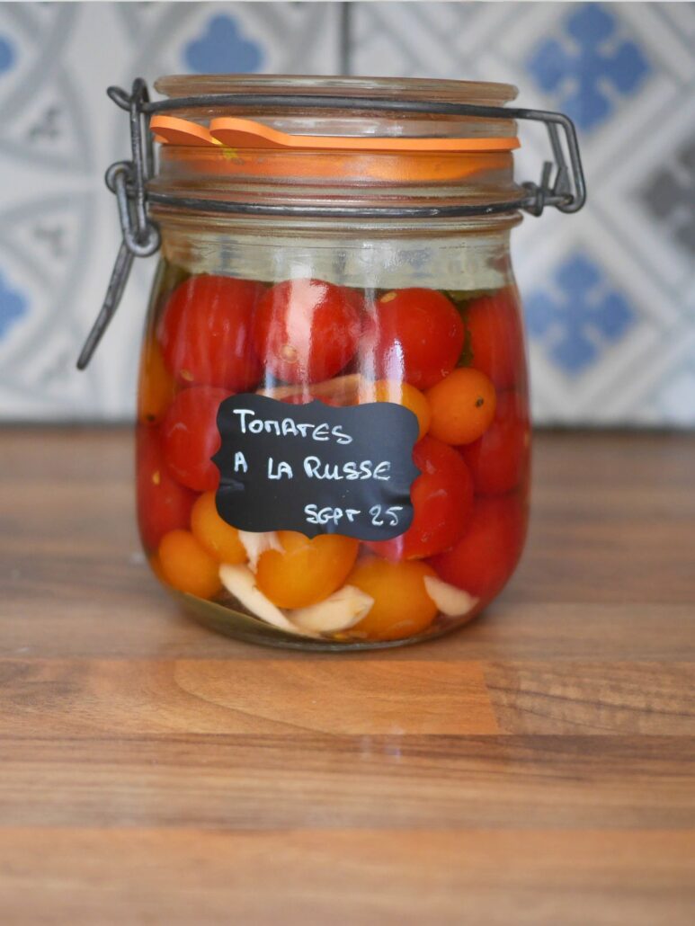 Bocal de tomates lactofermentées à la russe