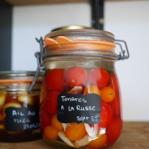 Conserves maison : tomates à la russe et ail au miel
