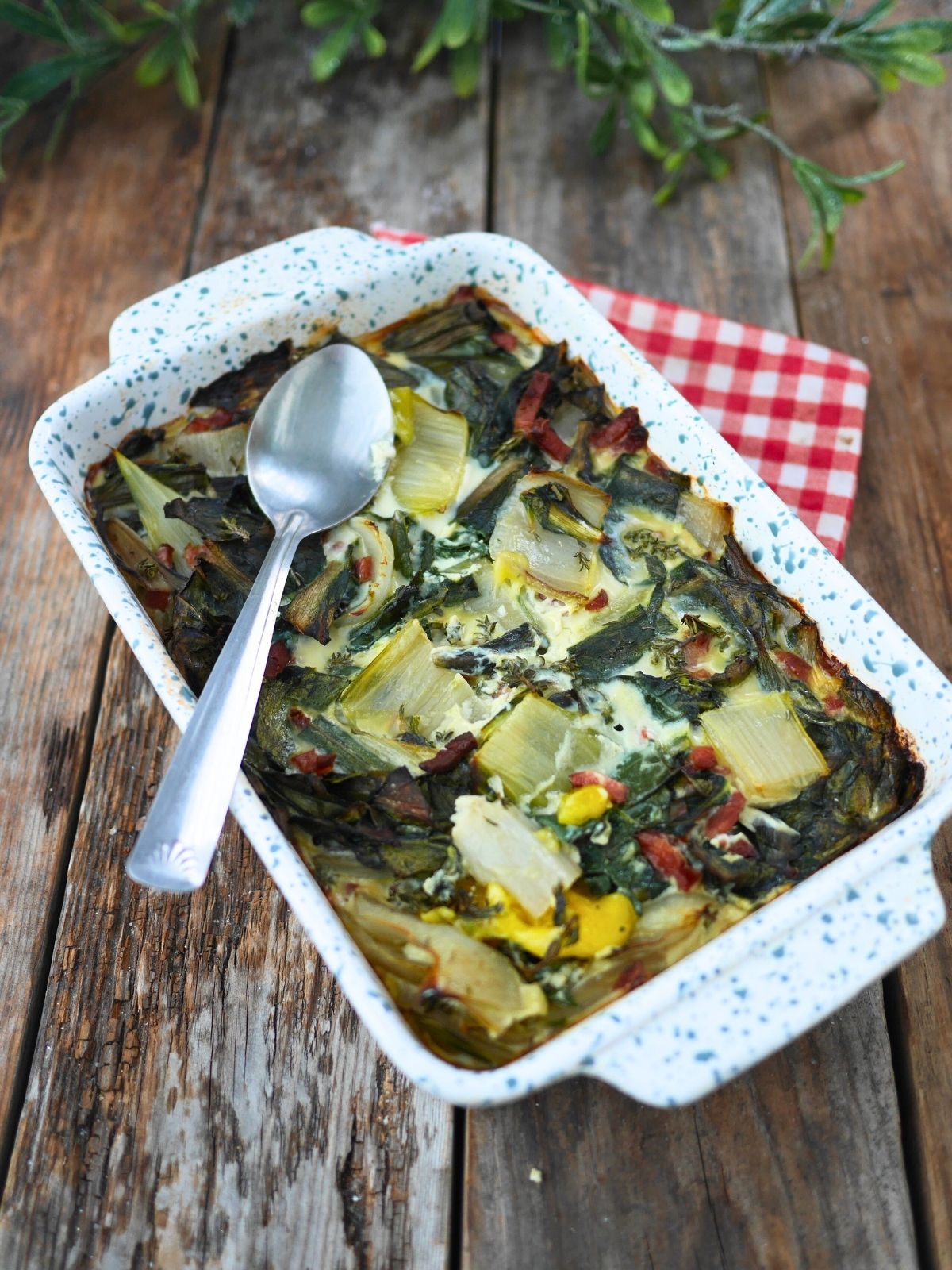 plat à gratin avec des blettes aux lardons