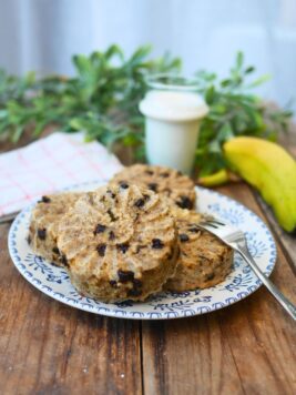 Gâteaux banane, flocons d’avoine et pépites de chocolat sans sucre ajouté